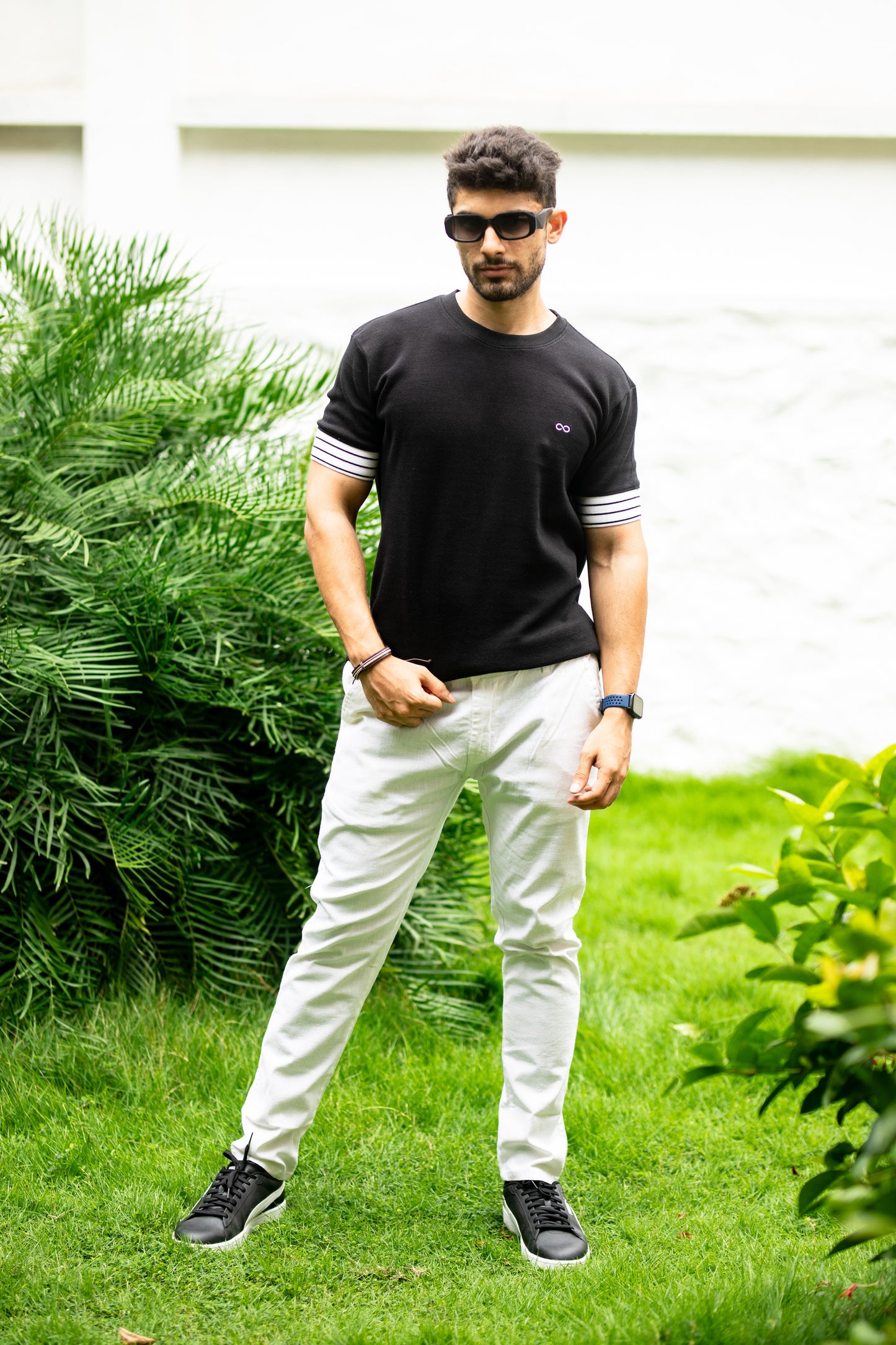 Wide cuff sleeve t-shirt in black