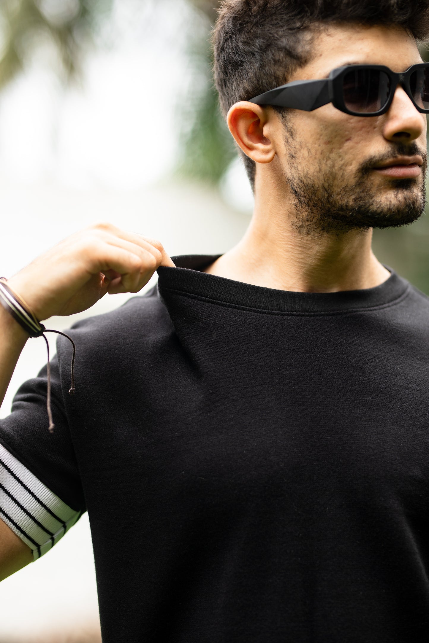 Wide cuff sleeve t-shirt in black