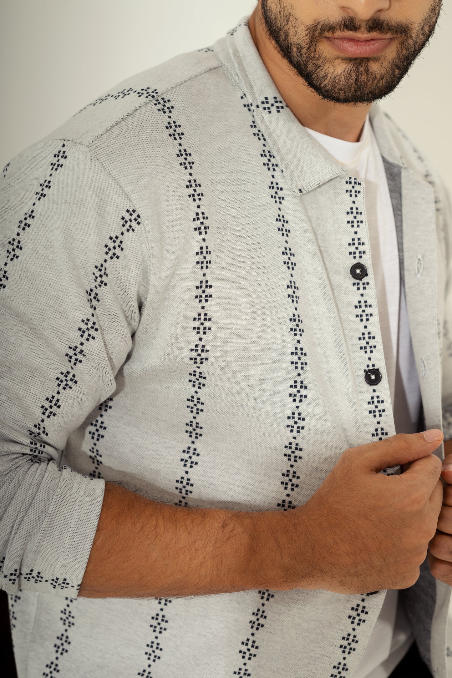 Patterned shirt in grey