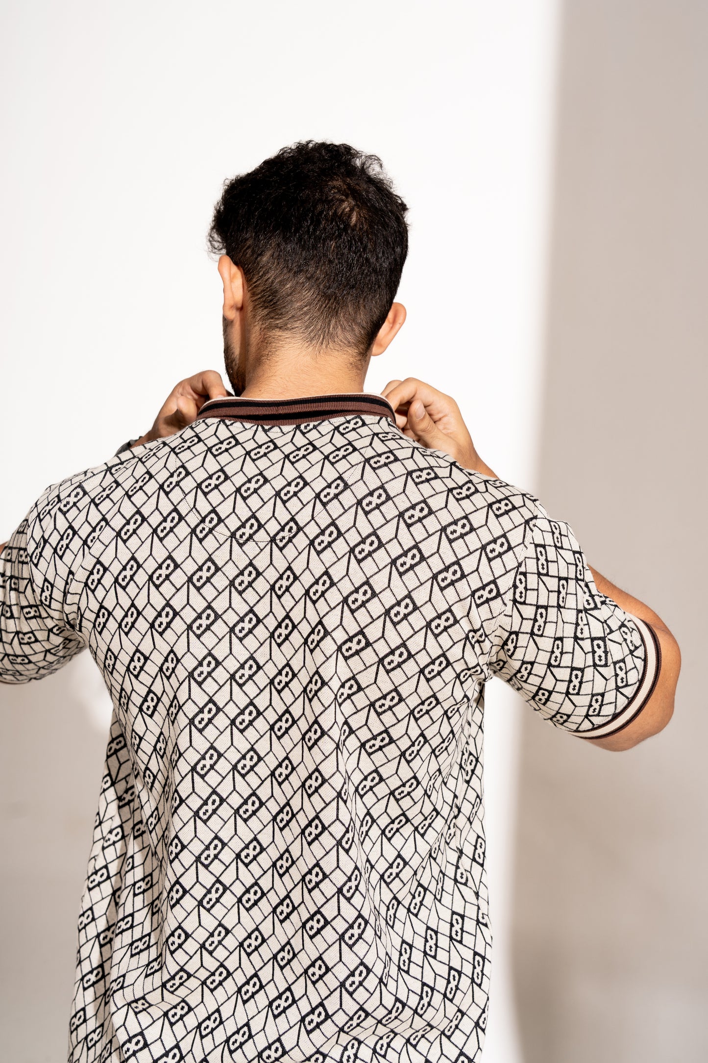 Loop tile jacquard knit polo neck half sleeve t-shirt